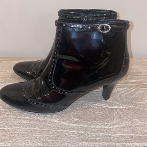 Cole Haan Black Patent Leather Ankle Boots Sz. 10B **Pre-Owned**